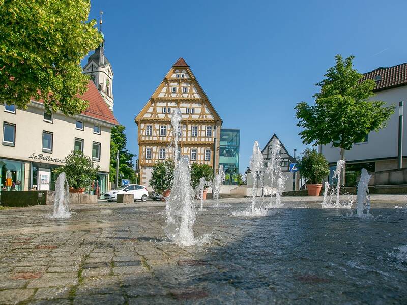 Oberes Schloss mit Bücherei und Musikschule