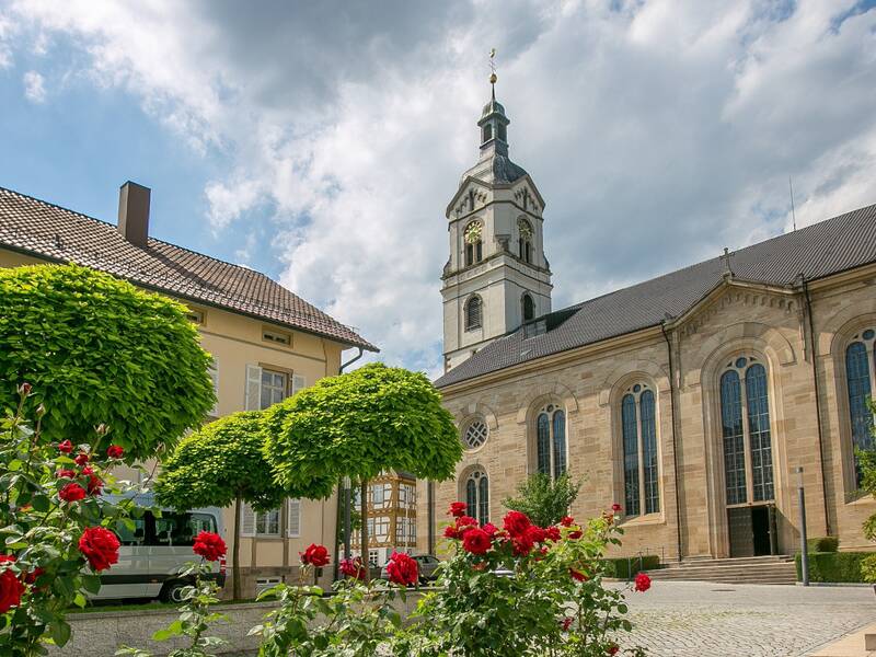 Die älteste Kirche in Neuhausen - die Katholische Kirche St. Peter und Paul